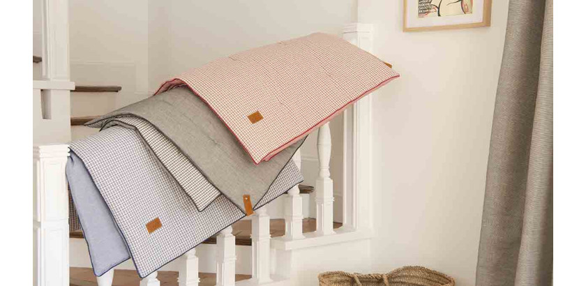 Discover Jon and Oihan, our new 100% natural throws